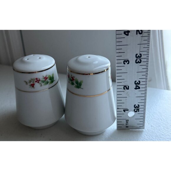 Vintage White Porcelain Salt & Pepper Shakers With Holly And Gold Trim 3" - Picture 4 of 5